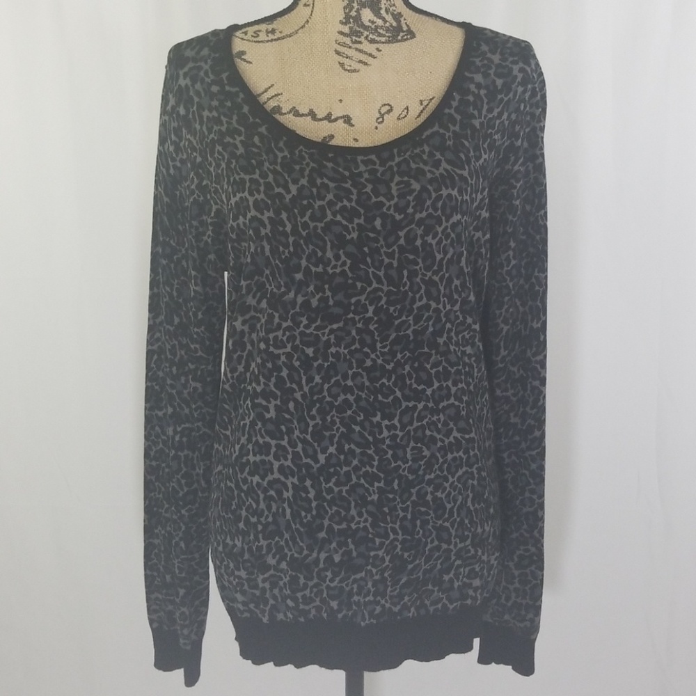 Carolyn Taylor Animal Print Sweater Top